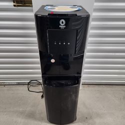 Dispensador de agua caliente y frio nuevo con defecto