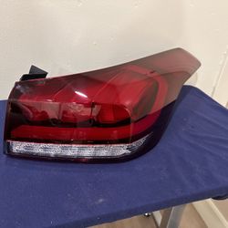 GENESIS SEDAN & G80 2015-2020 OEM RIGHT PASSENGER LED TAIL LIGHT LAMP ASSEMBLY