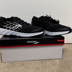 Saucony Wind 2.0 Black And White Kids Sneakers (NIB)