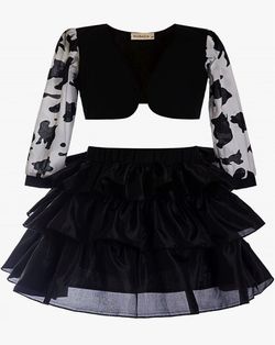 Little girl costume.