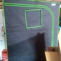 Zeny 4×4×8 grow tent with filter, fan, air tubing, 3000 led light. used for one grow, it yielded  8 plants pics above.