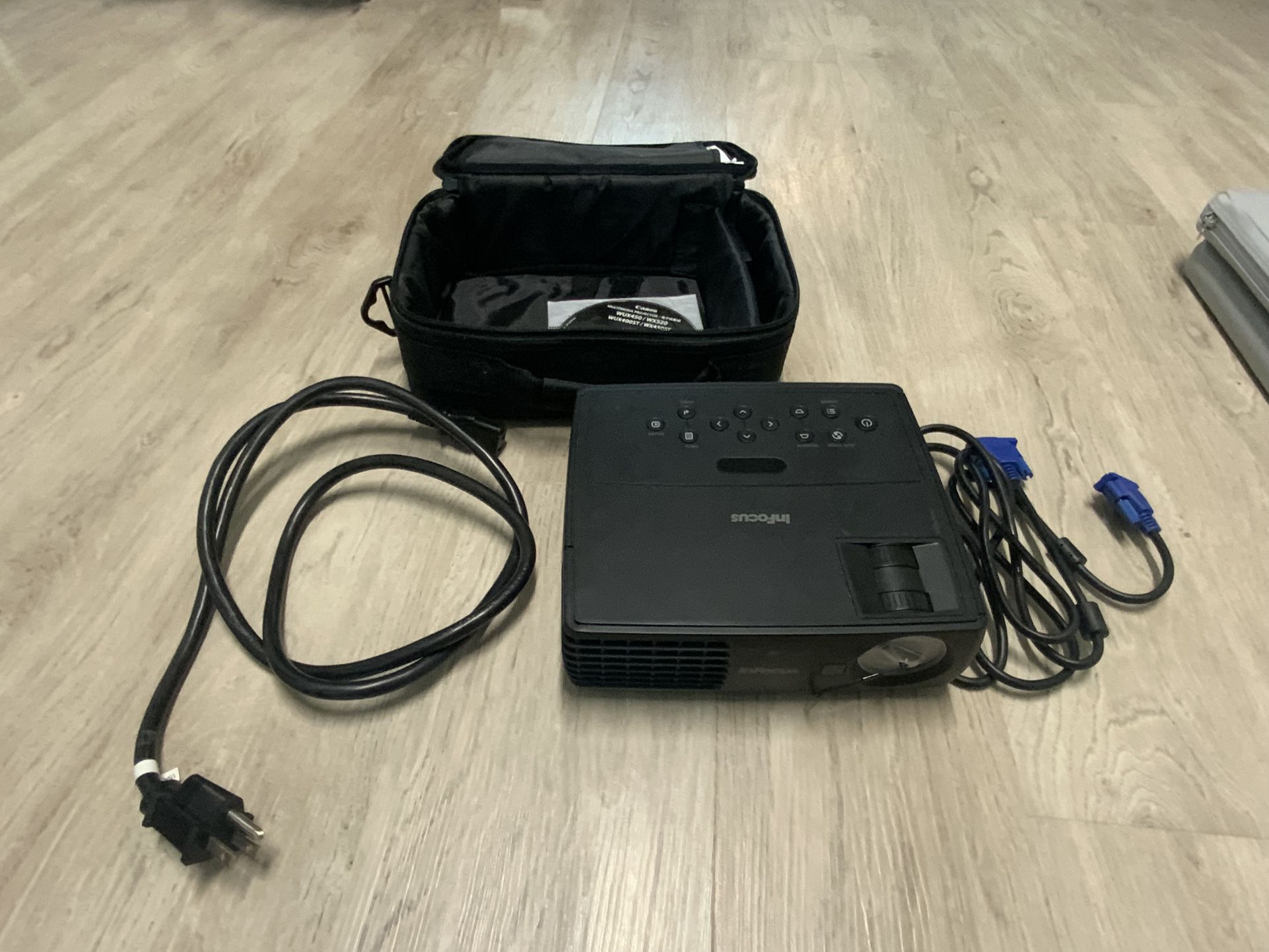 InFocus IN1112 Ultra Mobile Widescreen DLP Projector