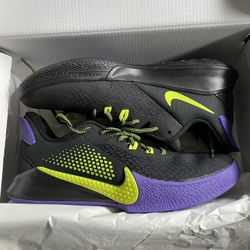 New Authentic Mamba Fury Size 7Men