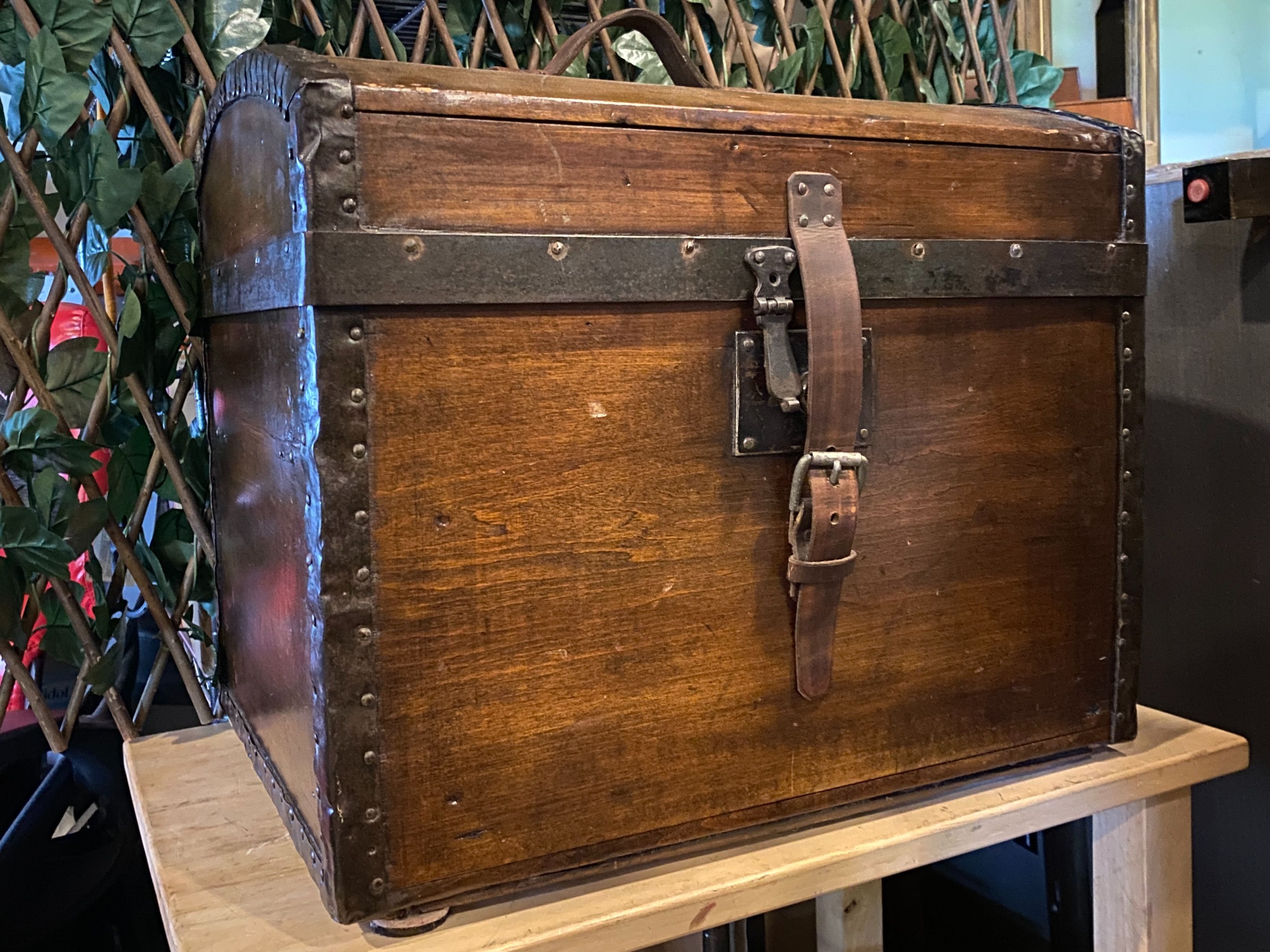 D.WRIGHT Vintage Wood Trunk w/ Locking Hardware