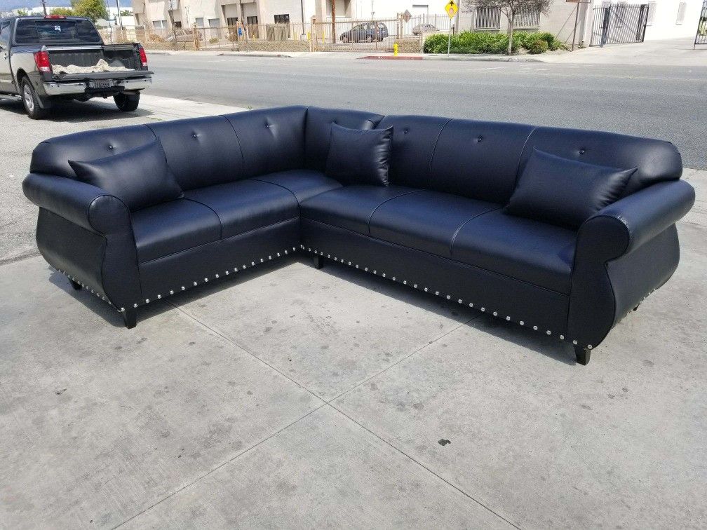 NEW 7X9FT BLACK LEATHER SECTIONAL COUCHES
