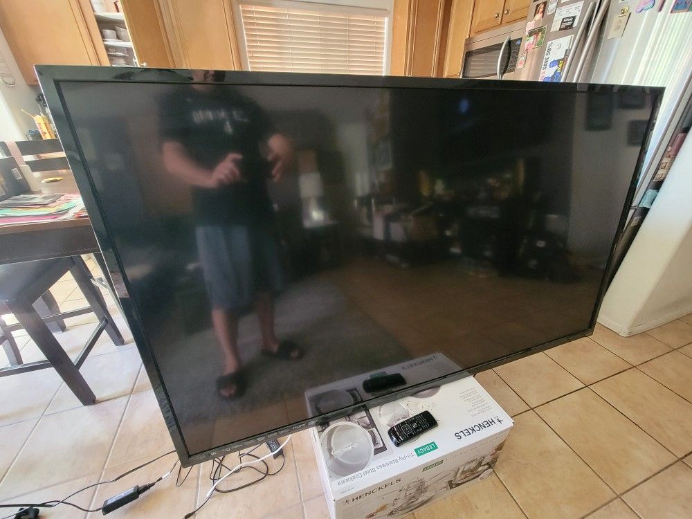 72" VIZIO LED SMART HDTV