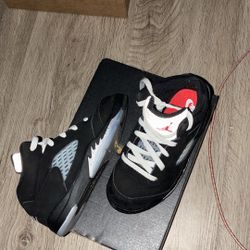 Black Metallic 5’s 