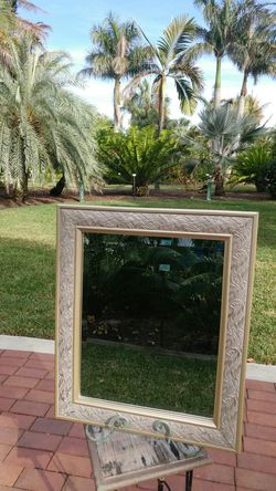 Very Nice Elegant Mirror 26" in Height 21" W