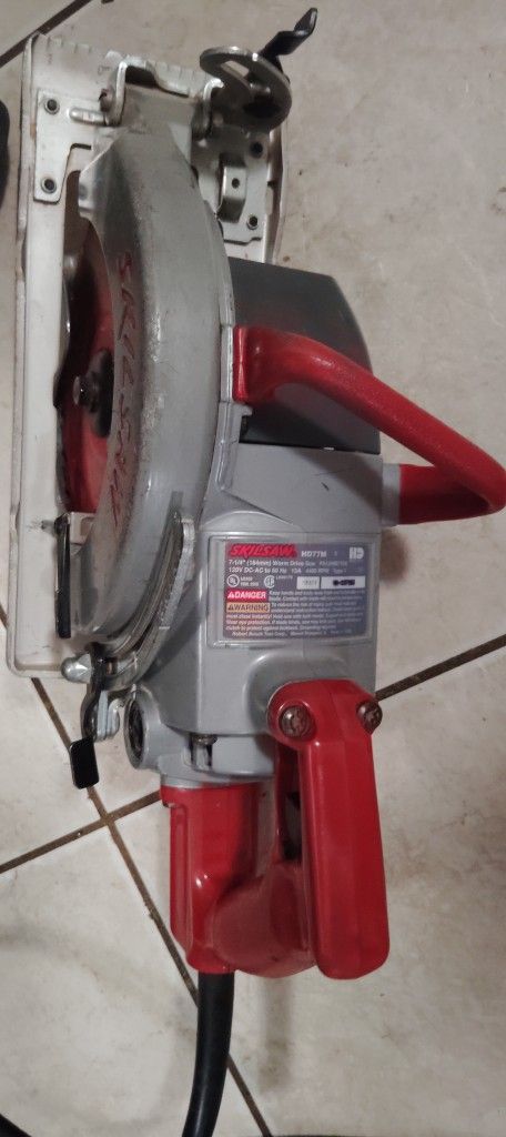Skilsaw Circular Saw 7 1/4" Diablo Blade