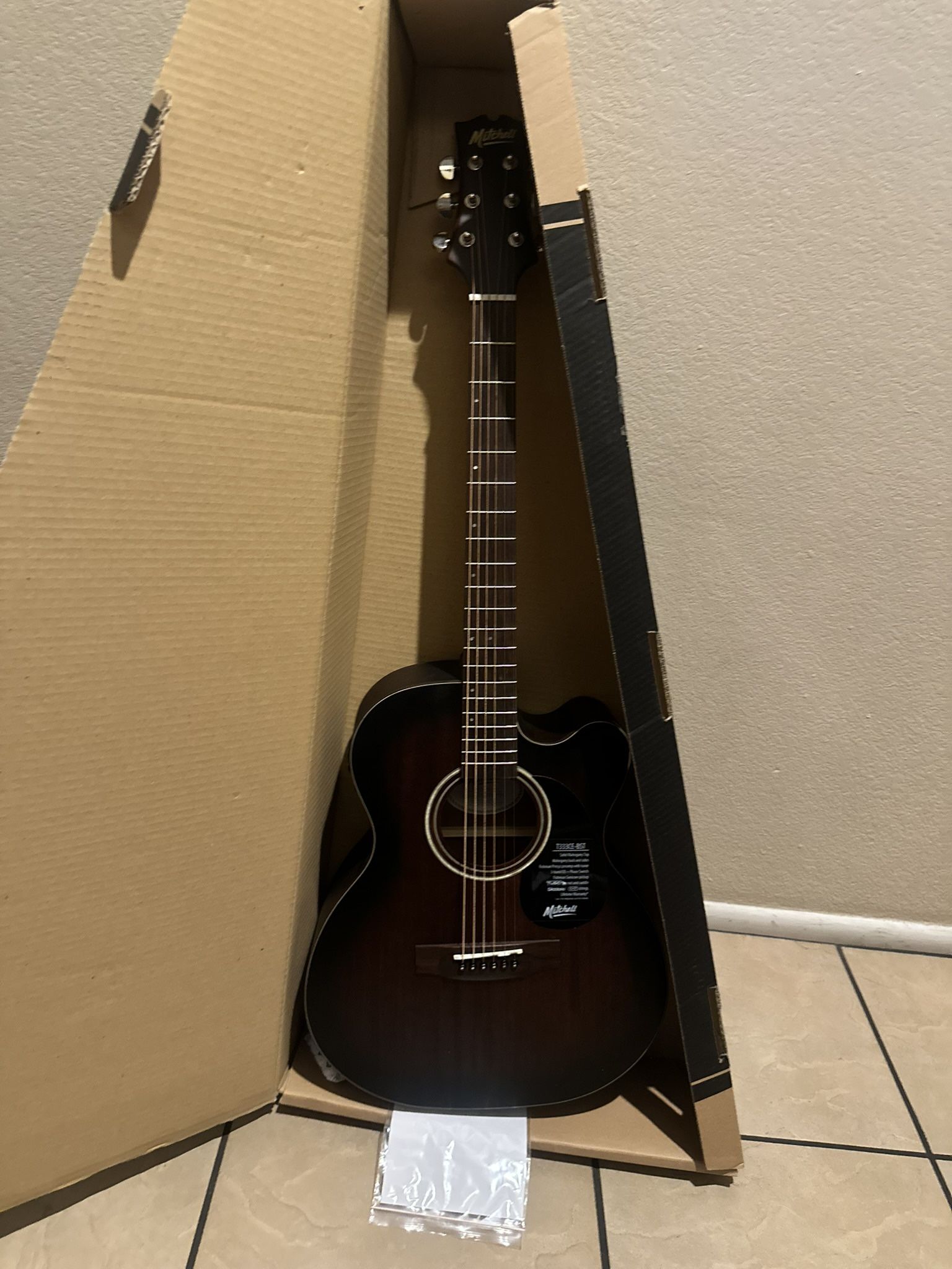 Guitarra Acústica Mitchell T333ce-bst $230