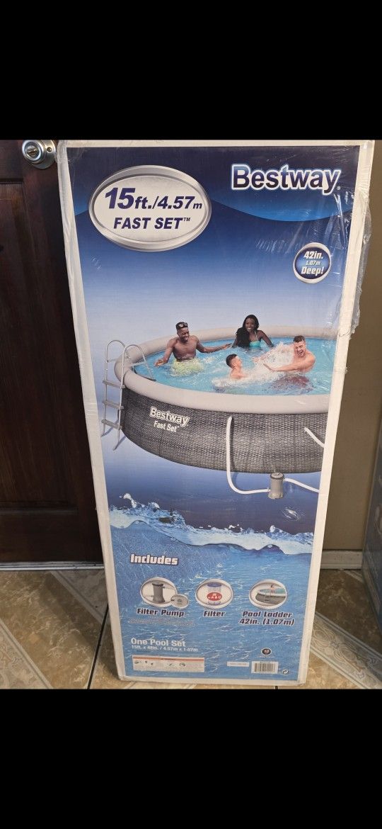 Bestway Fast Set 15’ x 42” Round Inflatable Pool Set