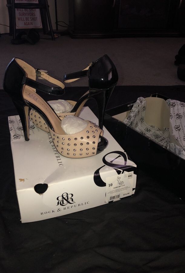 Rock Republic Cream&Black Silver Studded Stilettos Need Gone