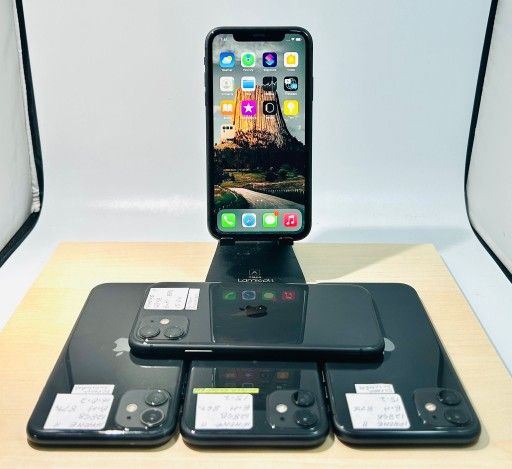 Apple iPhone 11 128GB UNLOCKED Fully Functional $240 Each