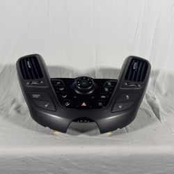 Hyundai Veloster Center Dash Climate Control Bezel w/ Vents 2012-2017