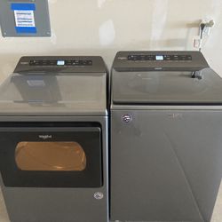 Whirlpool Washer And Dryer (delivery available)