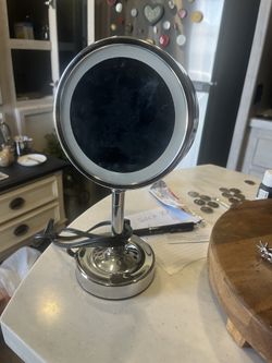 Conair lighted mirror
