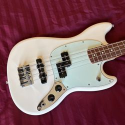 Fender Mustang Bass PJ