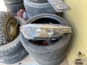 Passenger headlight for 2009 - 2012 BMW 328i