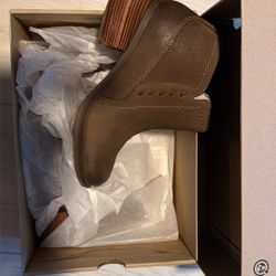 Clark’s Womens Boots 🥾 