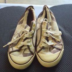 Coach A1365 Women’s Size 6 B Monogram Letter C “Barrett” Sneakers