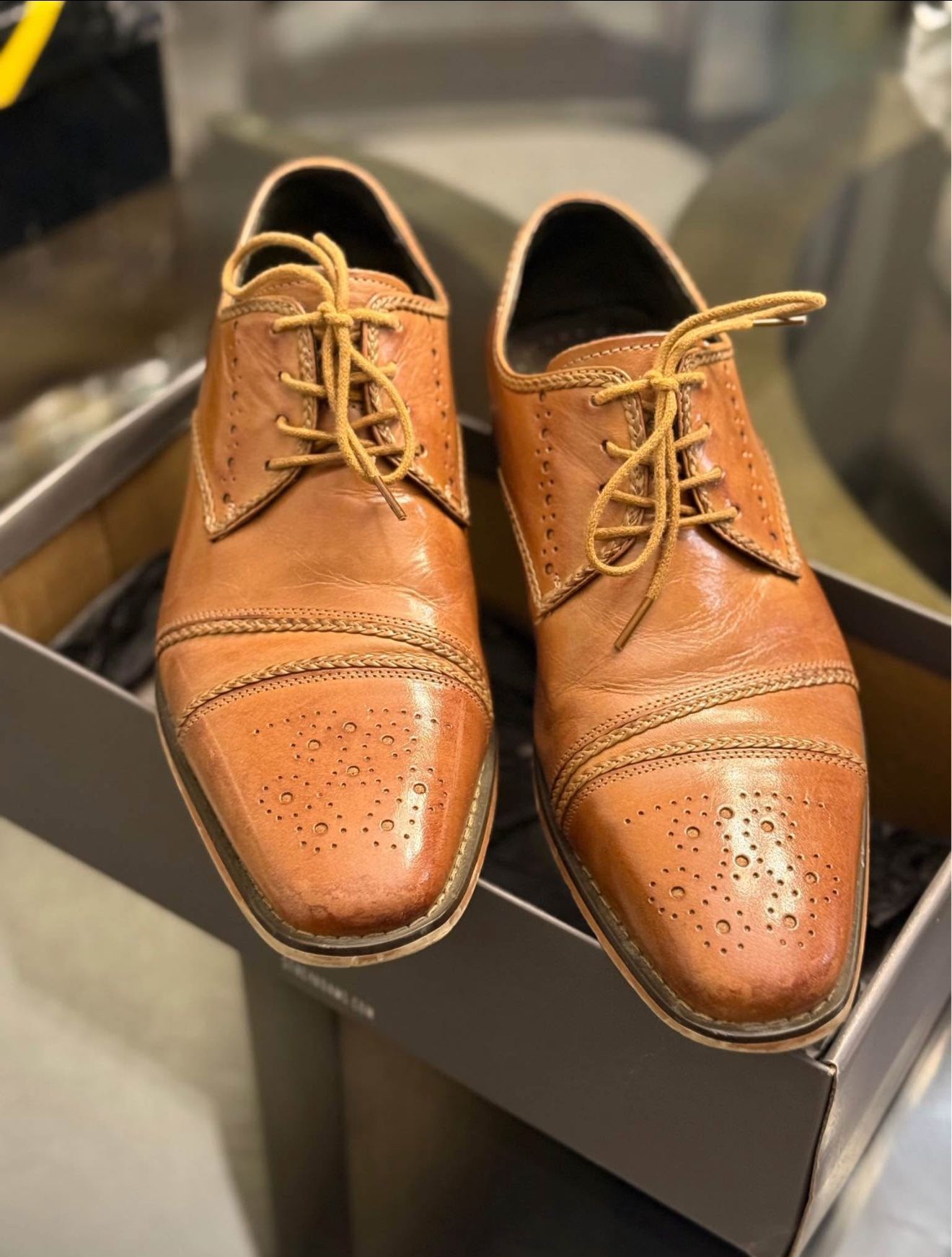 Men’s Dress Shoe Size 9 (Round Toe)