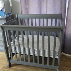 Sturdy  and great look CRIB With Mattress