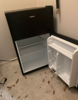 Clean Mini Galanz Fridge