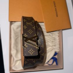 Louis Vuitton Womens Belt New Never Worn Size 85/34 for Sale in