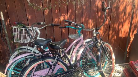 Women’s cruiser bicycles