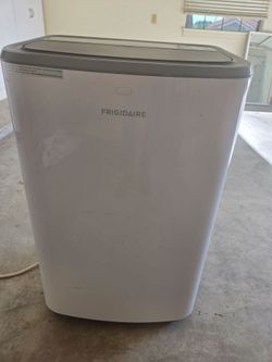Frigidaire 14,000 BTU Smart Portable Air Conditioner (FHPW142AC1) – WiFi, Like New
