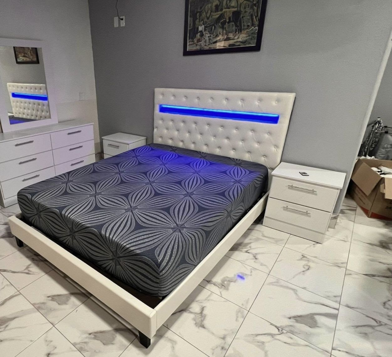 Brand New Bedroom Set - Juego De Cuarto A Estrenar 