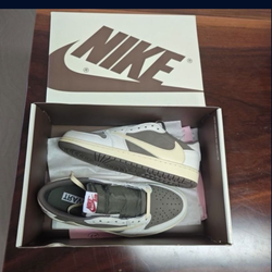 Travis Scott’s Size 8