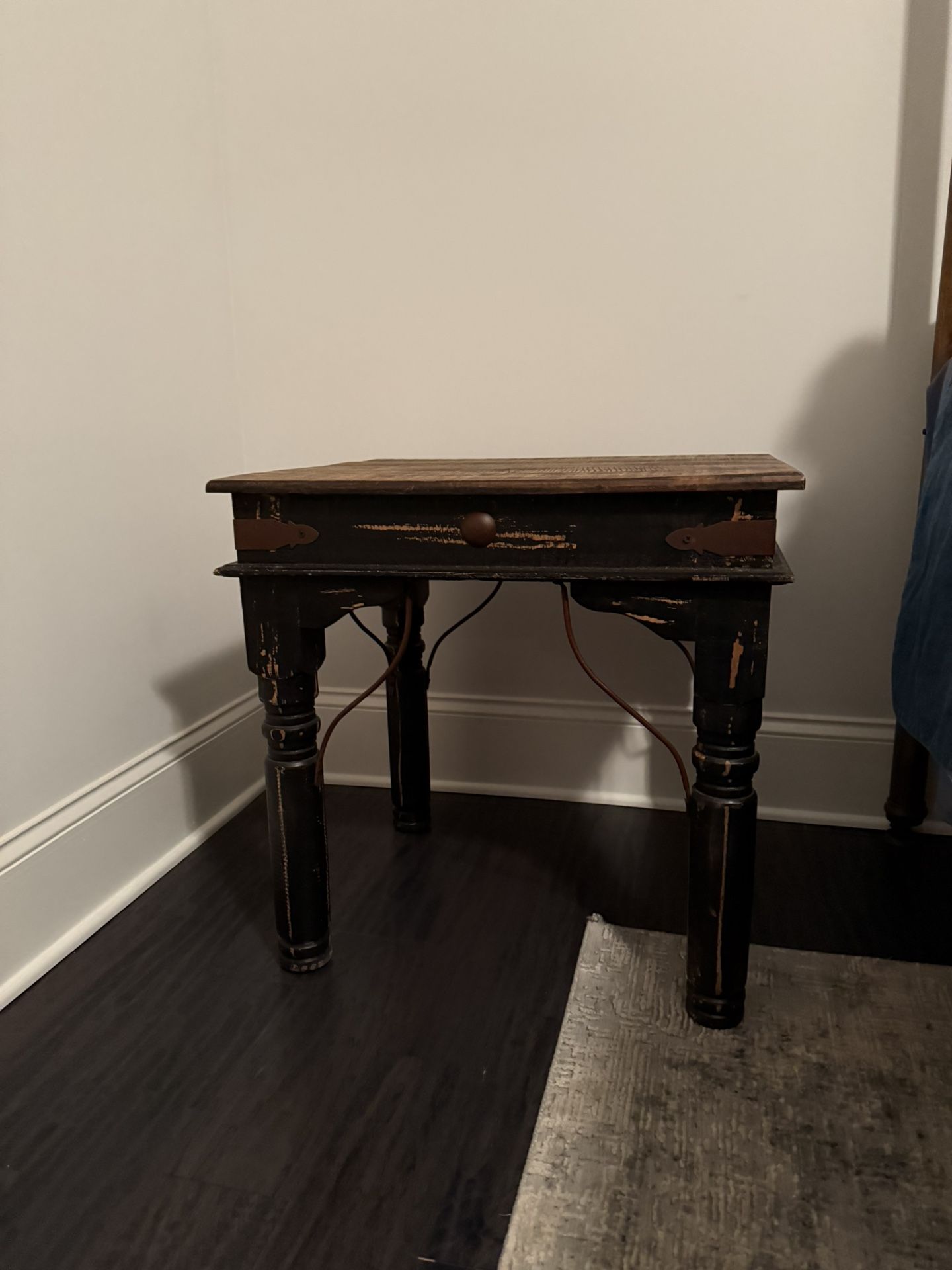 Side/End Table