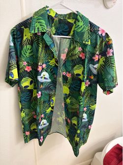 Hawaiian alien shirt