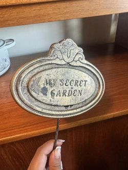 Secret Garden Sign 
