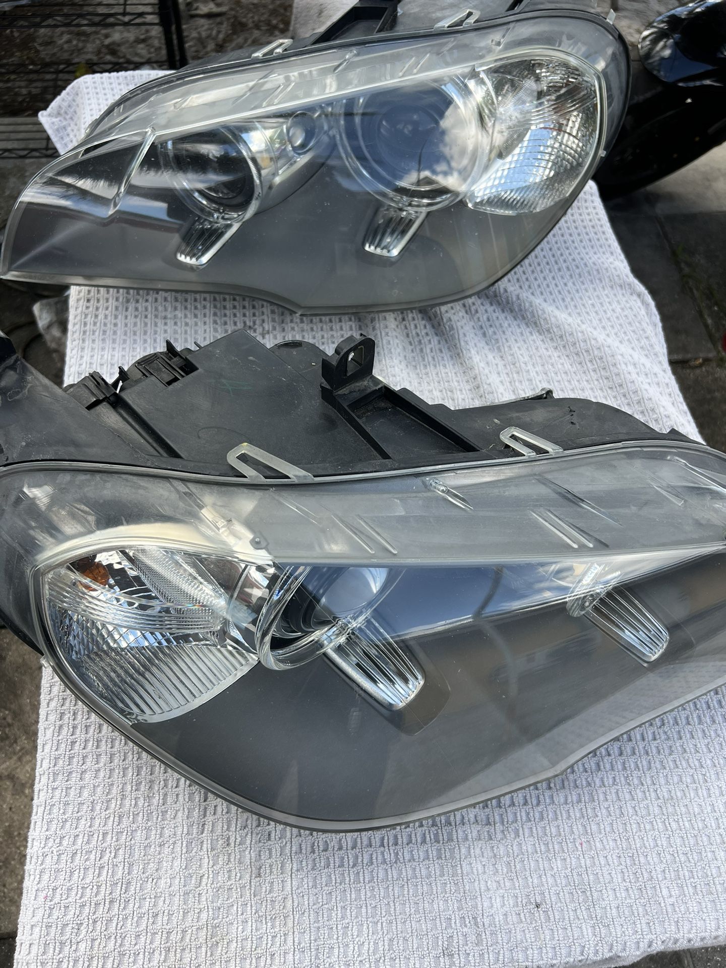 2007-2013 BMW X5 E70 Headlights Oem