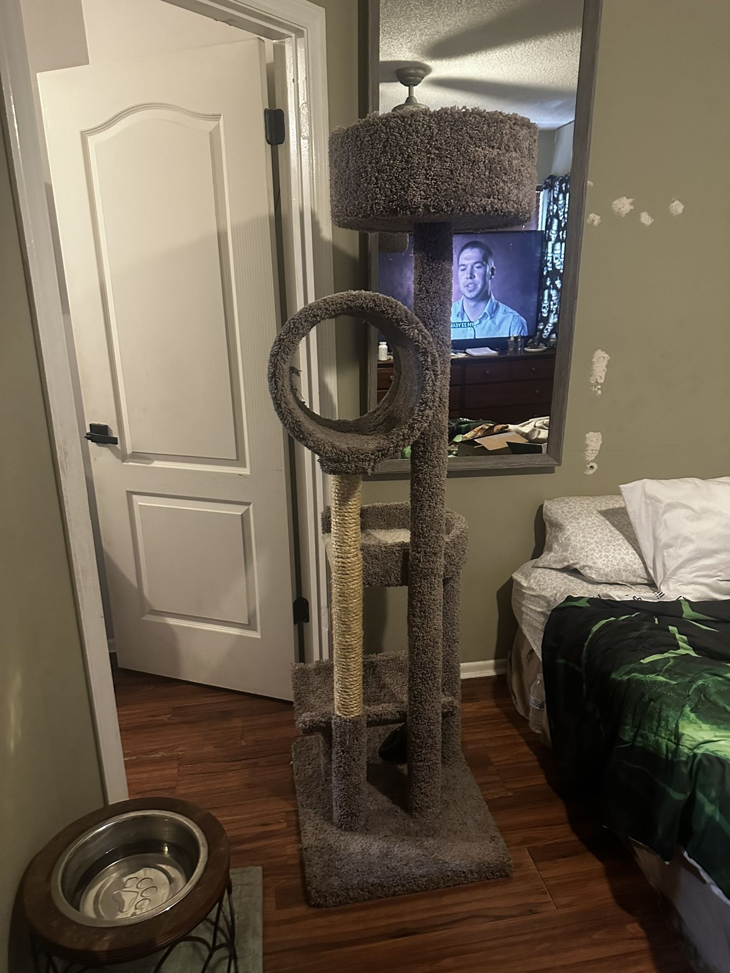 5 Foot Eight Cat Tower