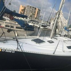 Sailboat Beneteau 28