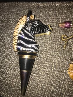 Jay strong water wine stopper Swarovski crystals