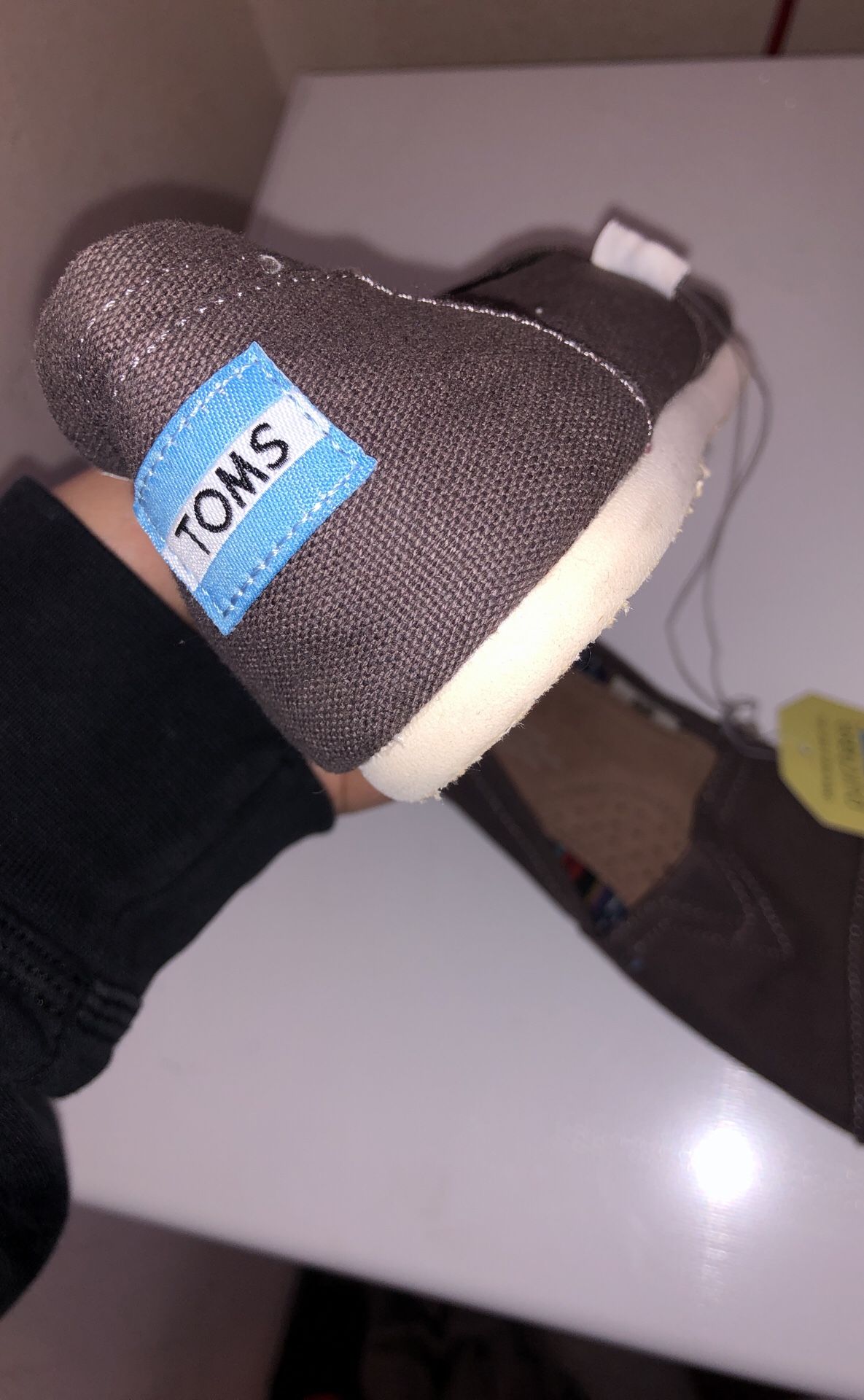 Toms Size 8