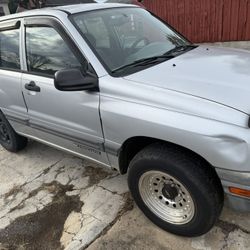 2000 Chevrolet Tracker