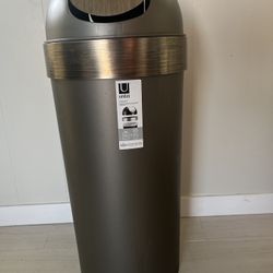 Kitchen Trash Can 
