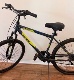 Huffy Stone Men’s Mountain Bike - Practically Brand New!