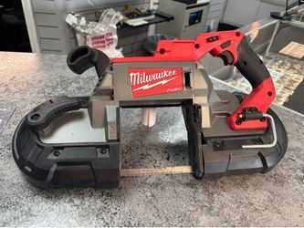 Milwaukee Deep Cut Band Saw