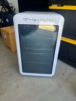 Frigidaire Retro Mini Fridge