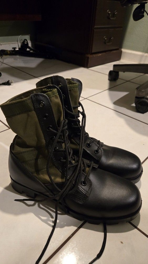 Jungle Combat Boots - New, Size 9R