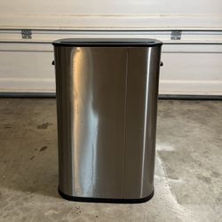 TRASH CAN