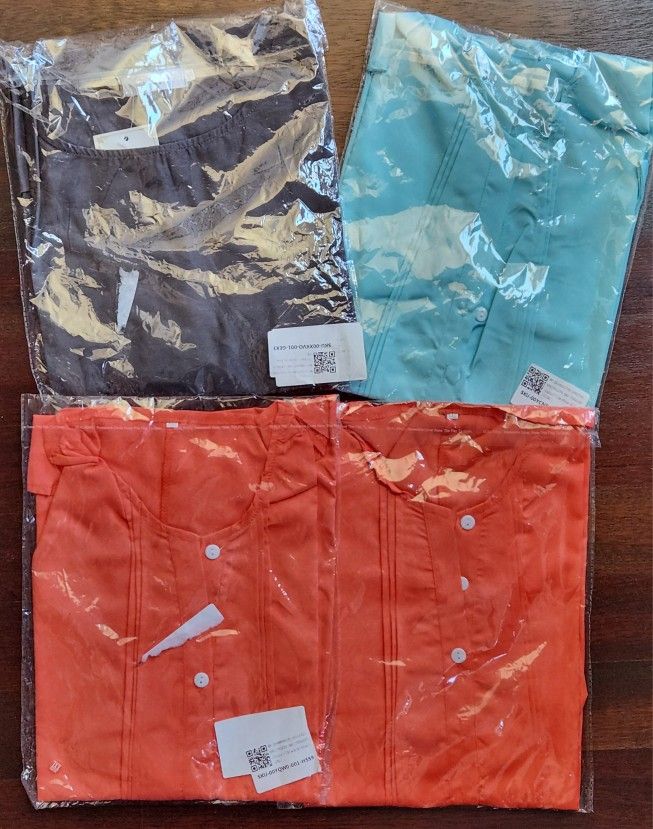 Lot of 4 women's tops all are short sleeves, size XXL and in 3 different colors: Gray, Sky Blue and Peach. New in bags.
***** Cash ๐ธ only, please.