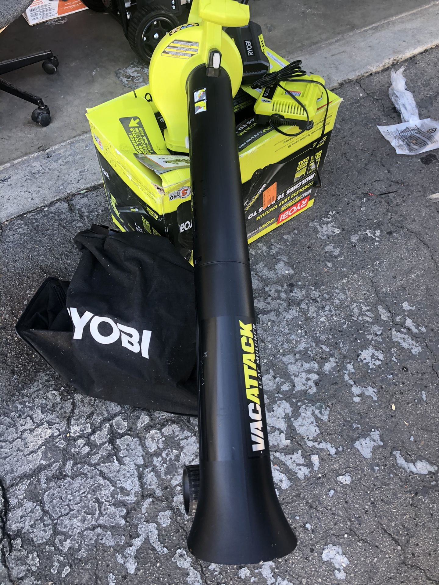 πΊπΈ RYOBI 40-Volt Lithium-Ion Cordless Leaf Vacuum/Mulcher 4.0 Ah Battery and Charger Included