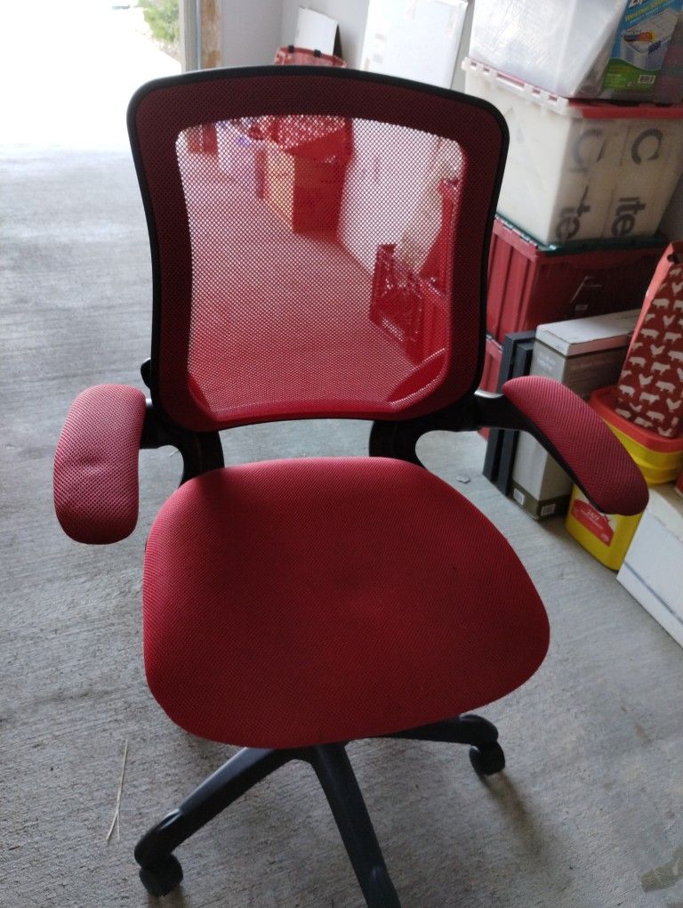 Red Desk Chair With Wheels